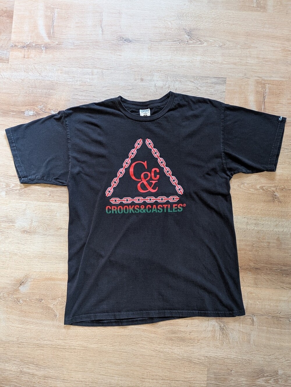 Crooks & Castles Black Tee with Red & Green Chain Logo Graphic Size Large